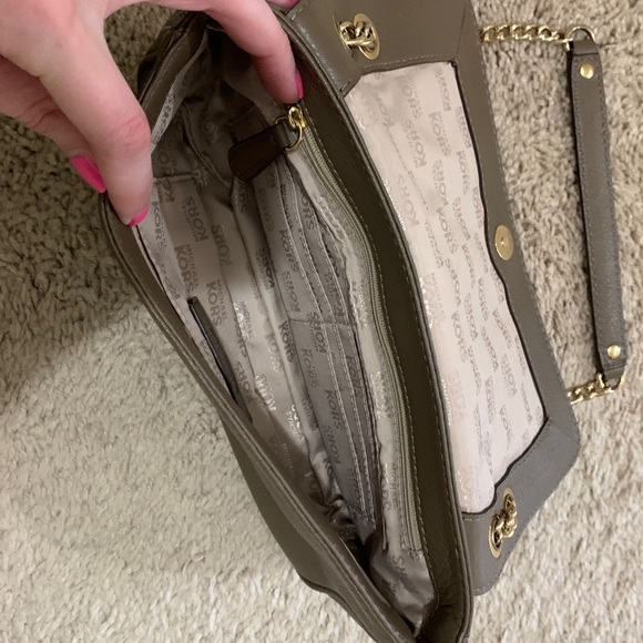 Michael Kors Leather Top Flap Shoulder Bag - Picture 5 of 8